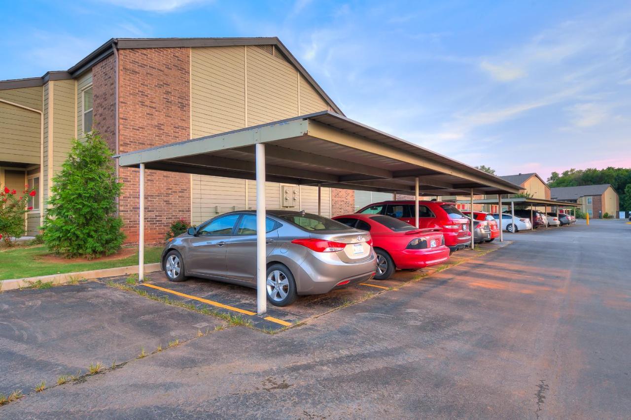 Ou Sooner, Pool & Gym, Bbq, Netflix, 100Mb Internet, Lg Washer & Dryer, Close To Ou! Norman Extérieur photo